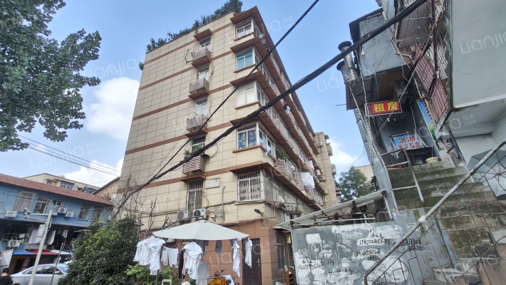 老宏基宿舍外景图