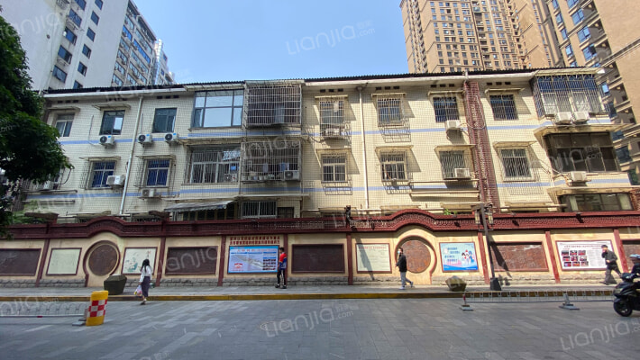 老干部大学宿舍楼外景图