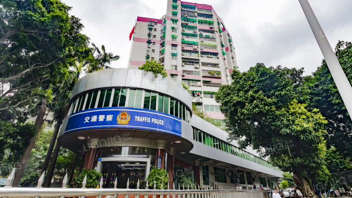 交警大楼外景图