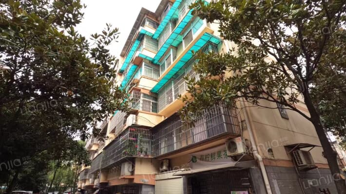 科教新村小区外景图