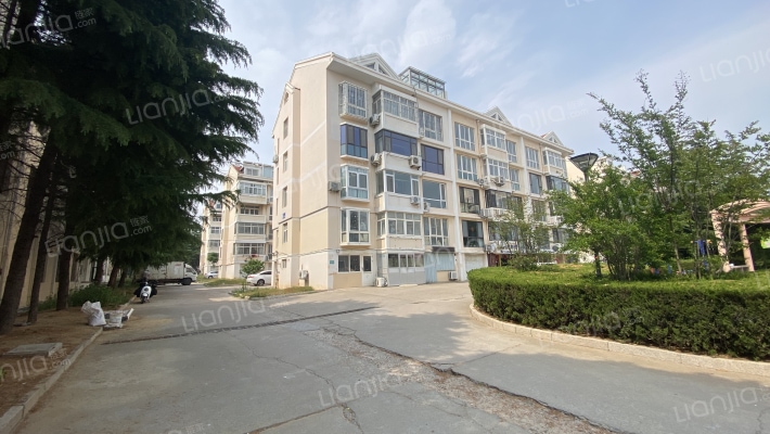 温泉花园外景图