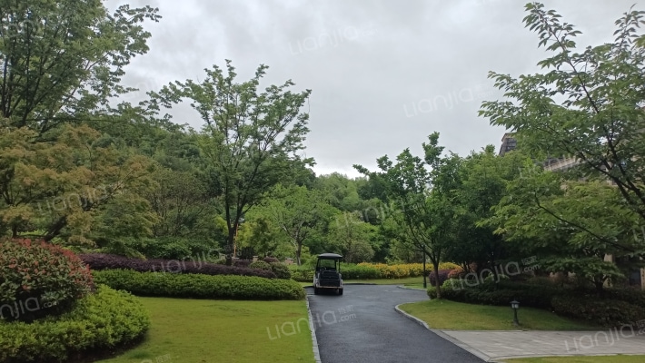 绿城曼陀花园外景图