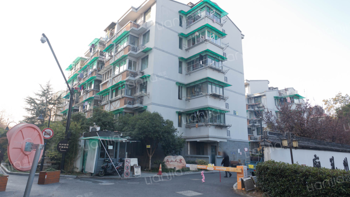 吴山人家外景图