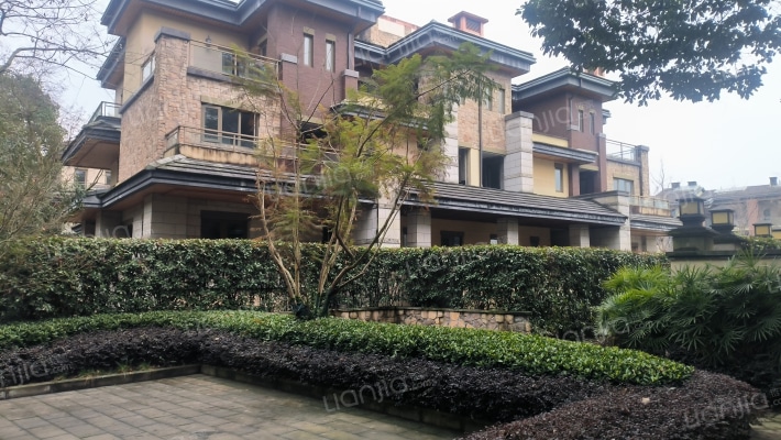 绿地无舍青城外景图