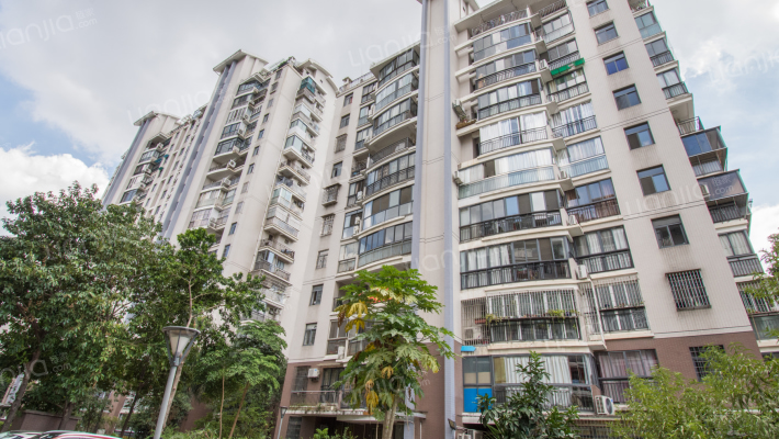 汇创名居外景图