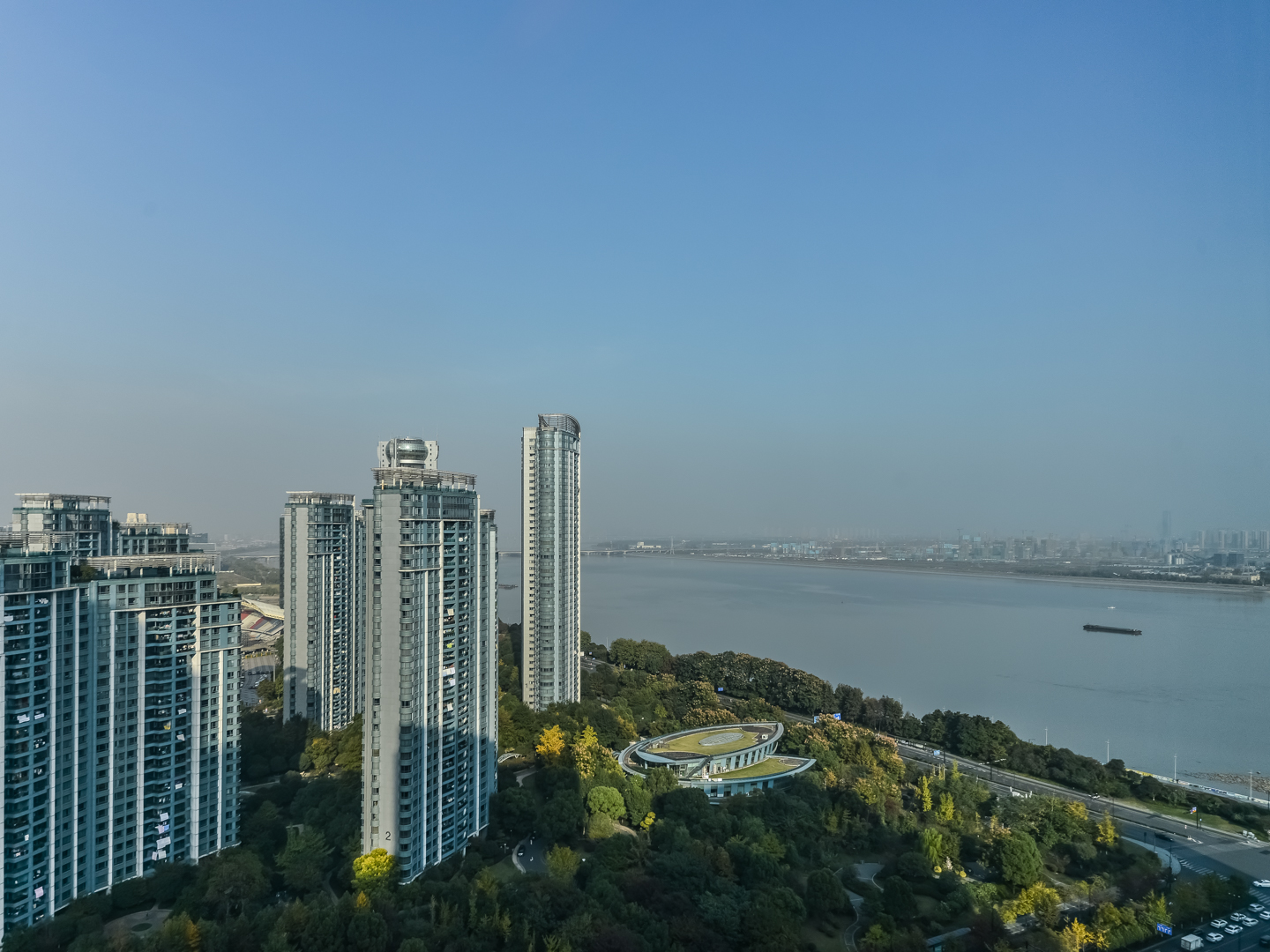  东方君悦小区实景 17