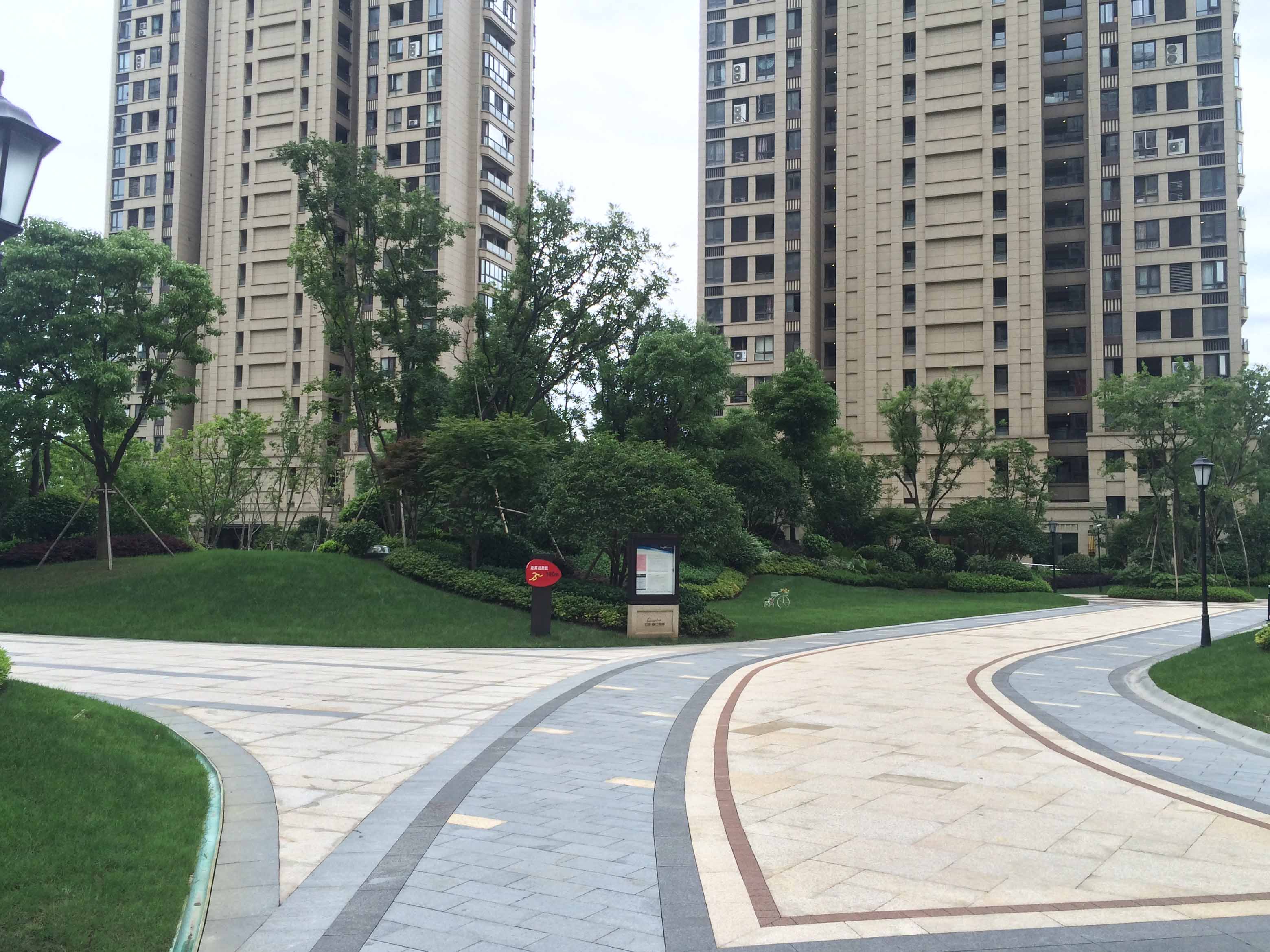 龙湖春江彼岸小区实景 4