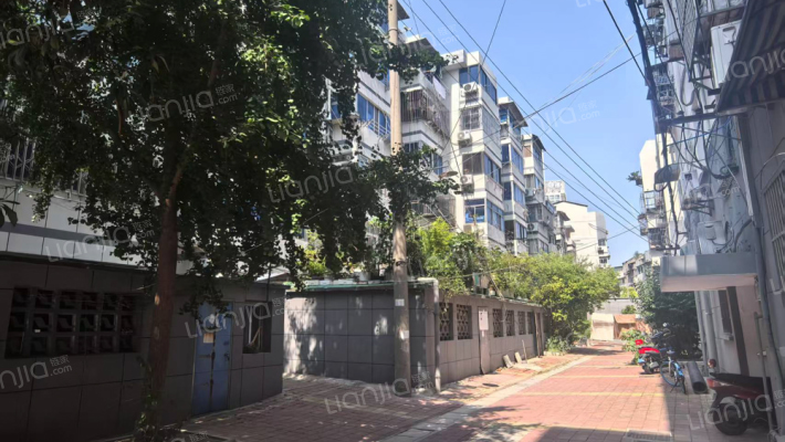 斜桥街72号外景图