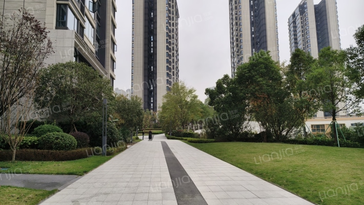 青秀阅山外景图