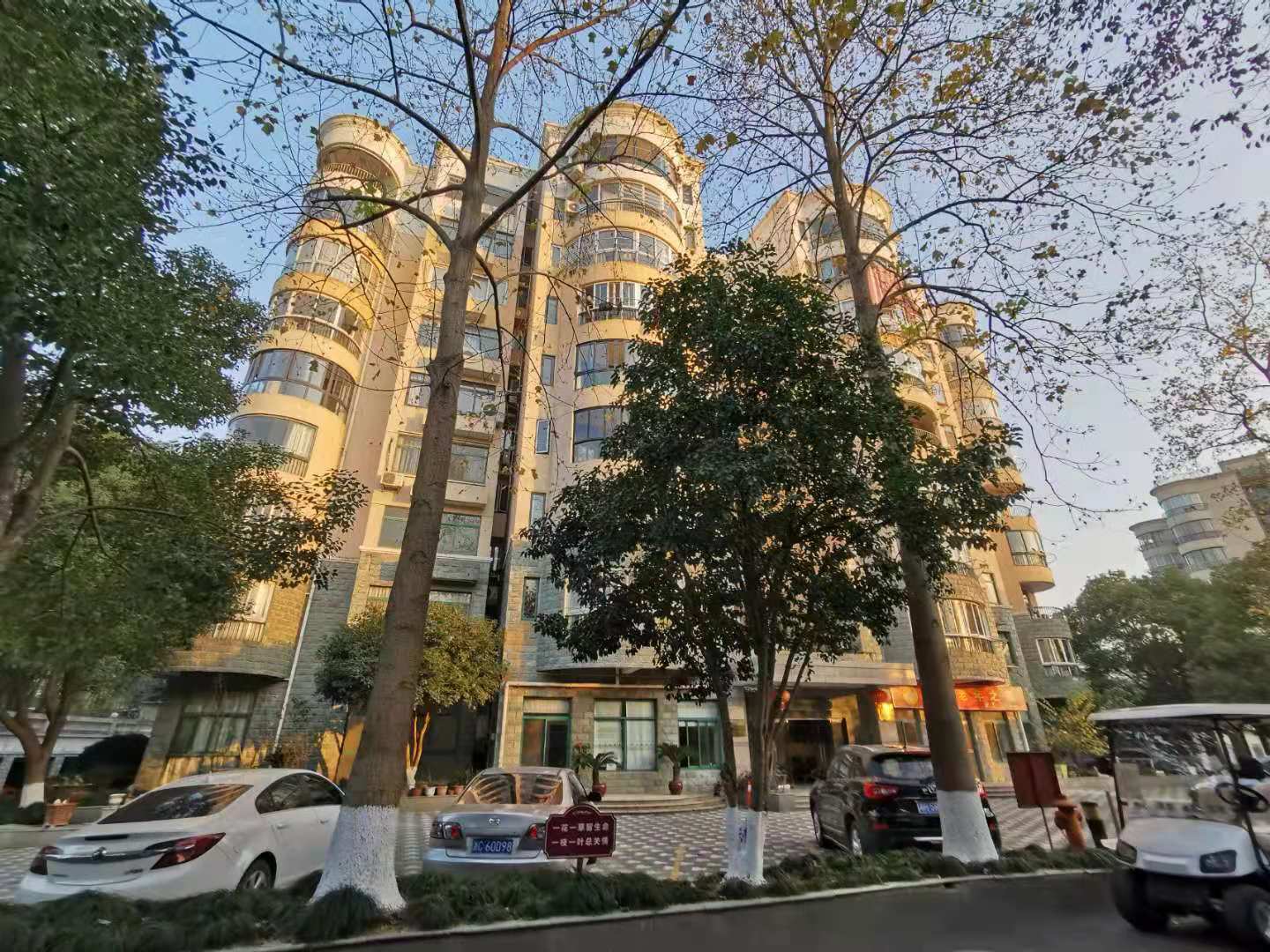 Jing Yue Bay compound photo 5