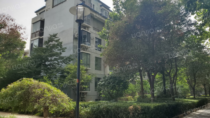 天山水榭花都外景图