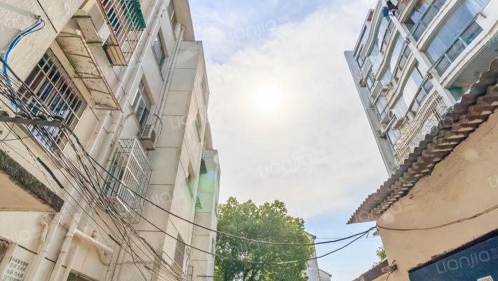 葑红百货宿舍外景图