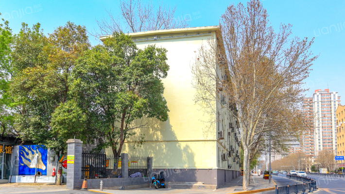 河南工业大学家属院外景图