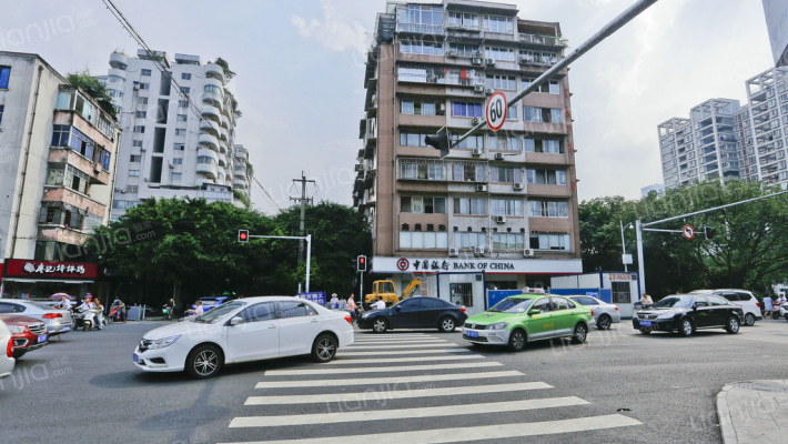 顺通河滨公寓外景图