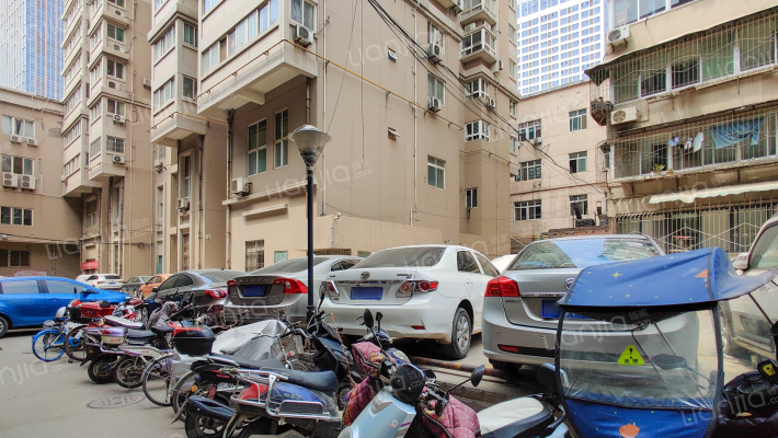 三联大厦外景图