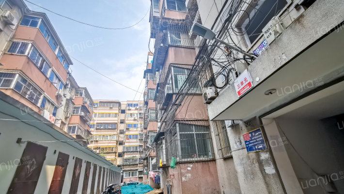 郑荣家属楼外景图