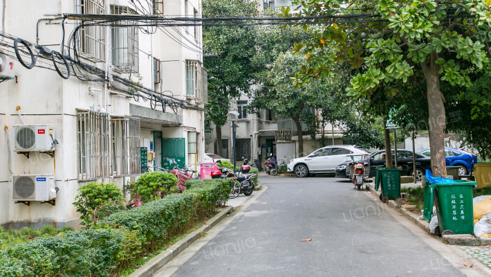 华陇建中小区外景图