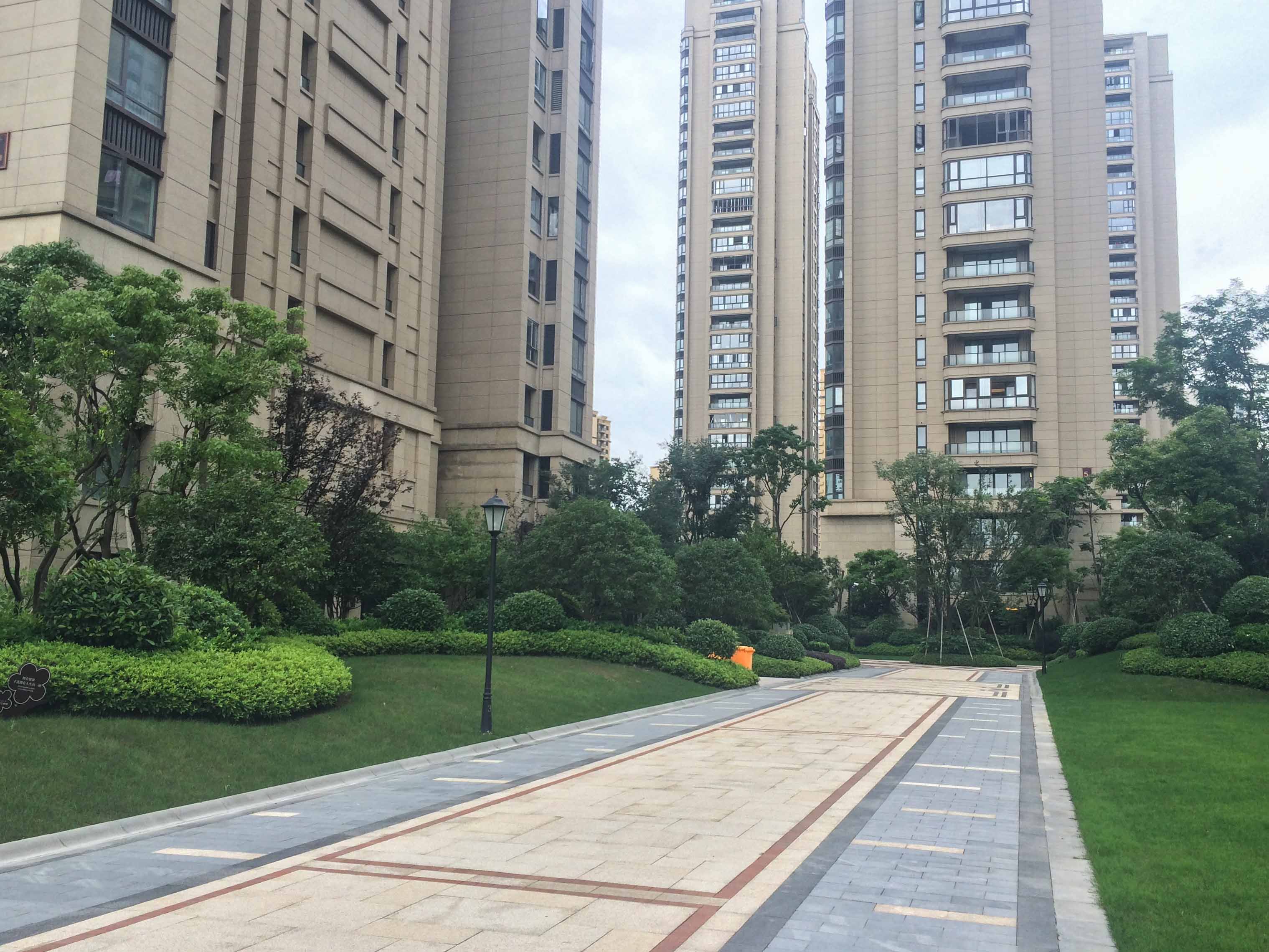 龙湖春江彼岸小区实景 9