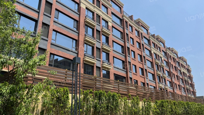 一方天鹅湖外景图