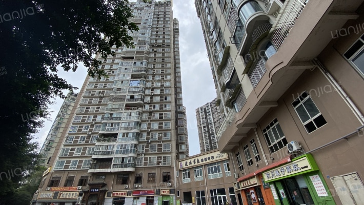 逸水鼎城外景图