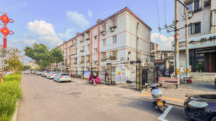 兴怀大街小区外景图