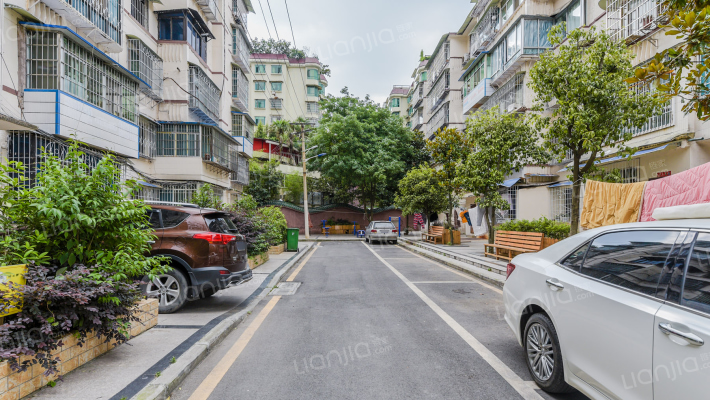 宅吉小区外景图