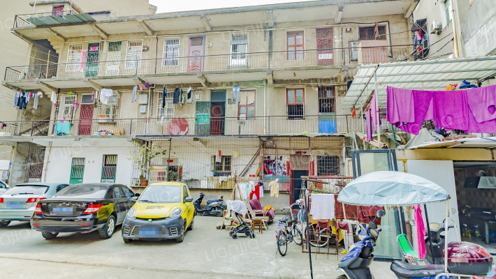 汉阳大街131号外景图