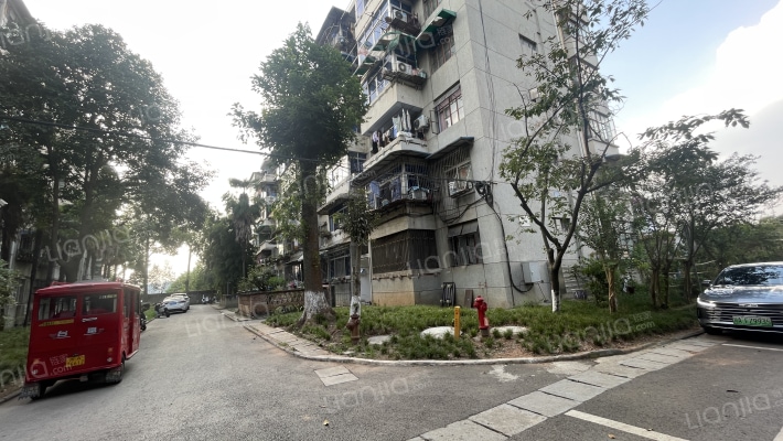 红松小区（石油培训宿舍）外景图