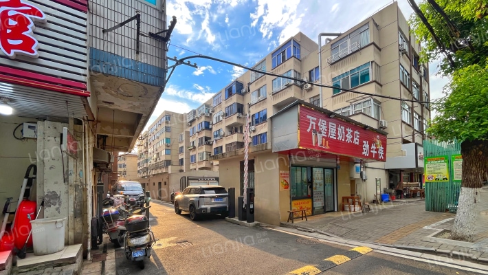 资景路22号外景图