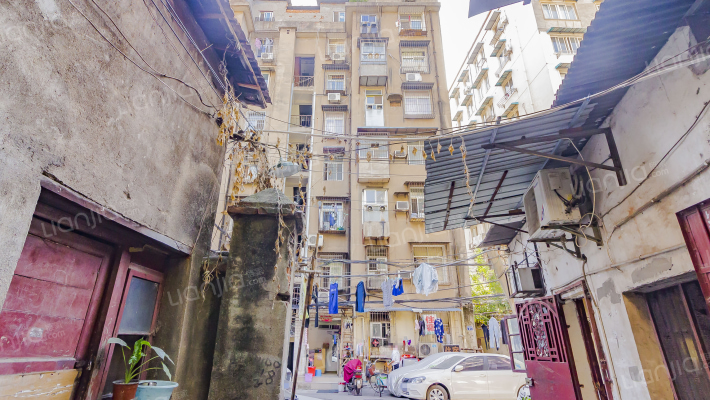 银行宿舍外景图