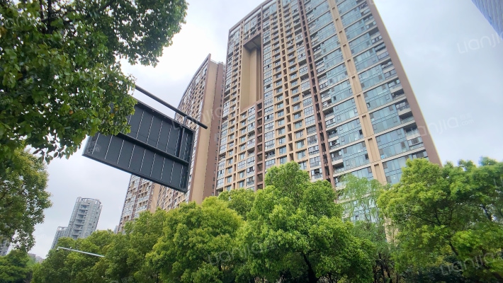 银泰海威国际外景图