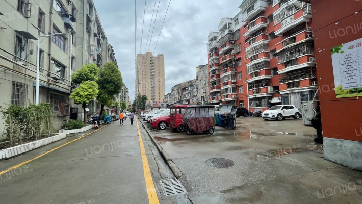 万顺公寓外景图