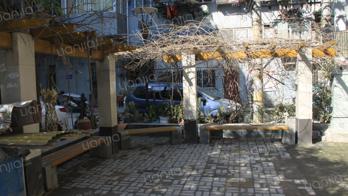 莫愁东寓外景图