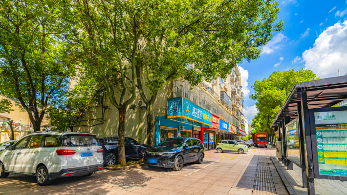 金鹰大厦外景图