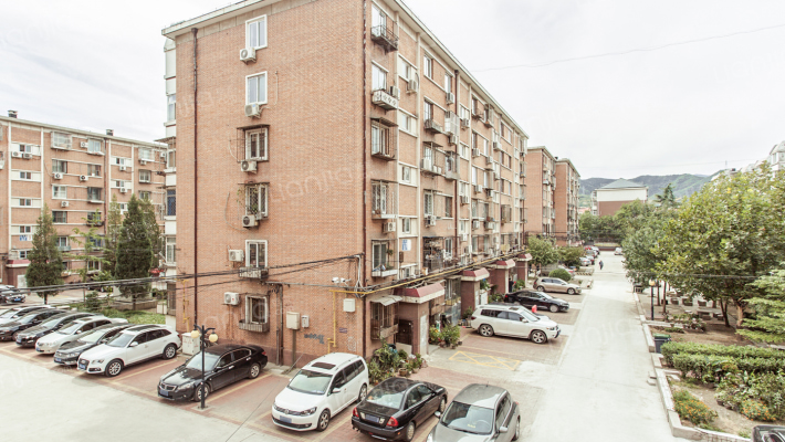 月季园东里外景图