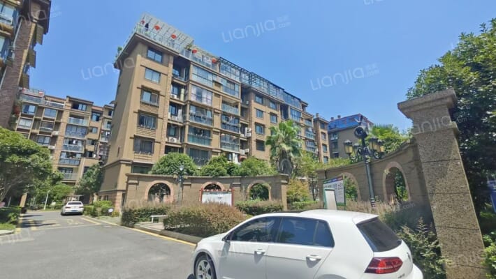 恒辉金色桃园外景图