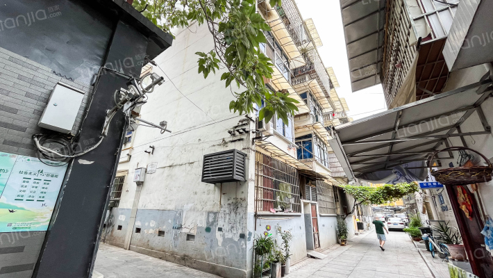 书院路街道办事处职工宿舍外景图