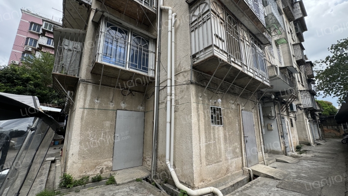 市体育运动宿舍外景图