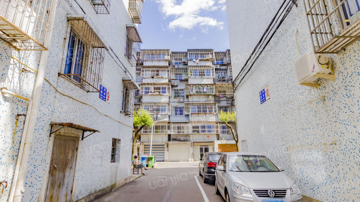 童家新村外景图