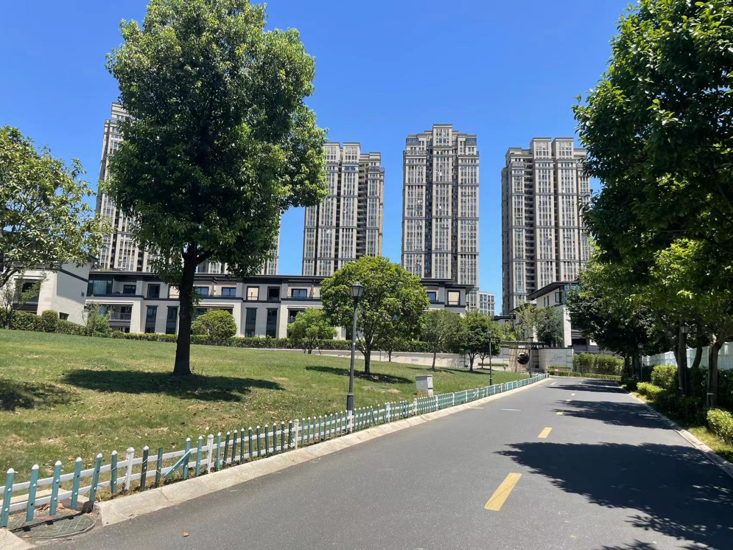 Glorious Villa  compound photo 33