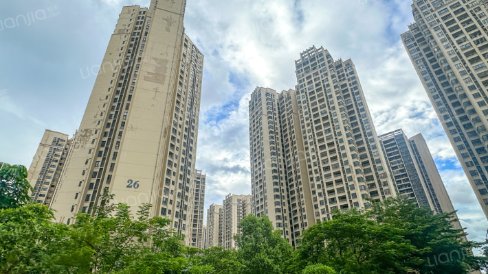 卓越东部蔚蓝海岸三期外景图