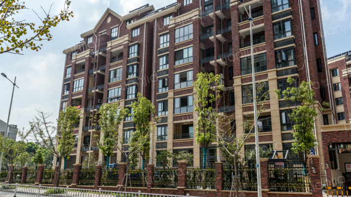 隆胜兰郡外景图