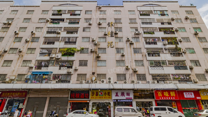 聚龙商厦外景图