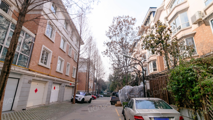 湖滨花园外景图