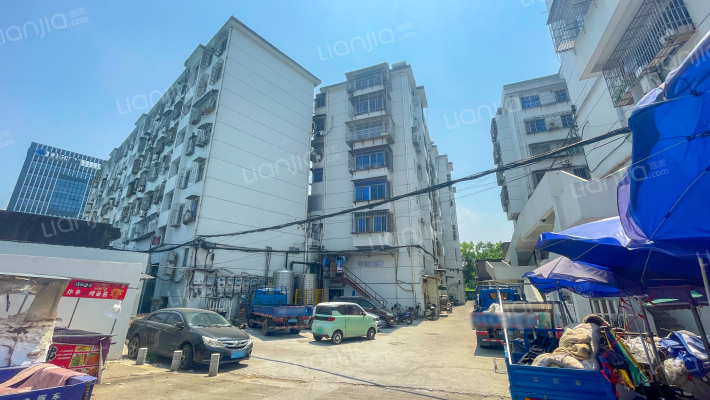 海田商城外景图