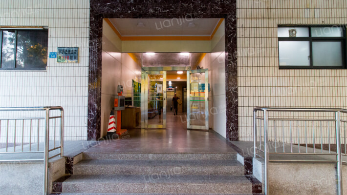 滨海大厦外景图