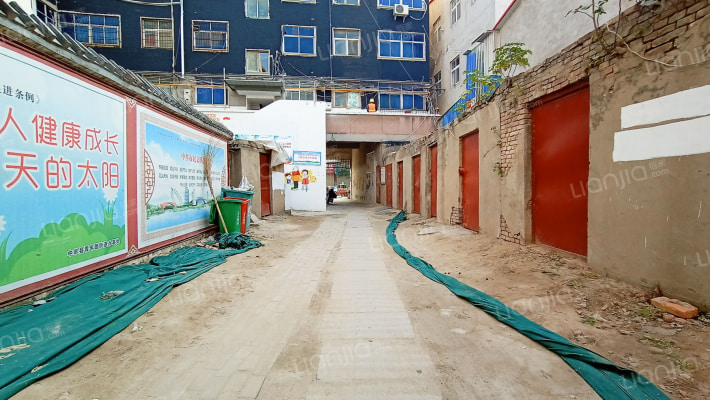 福利厂家属院外景图