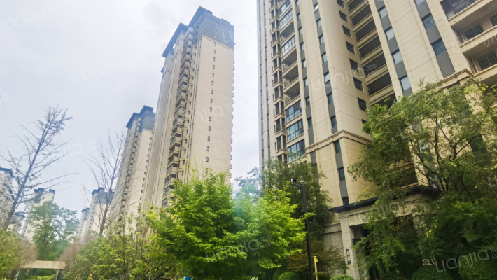 康桥香溪郡8号院外景图