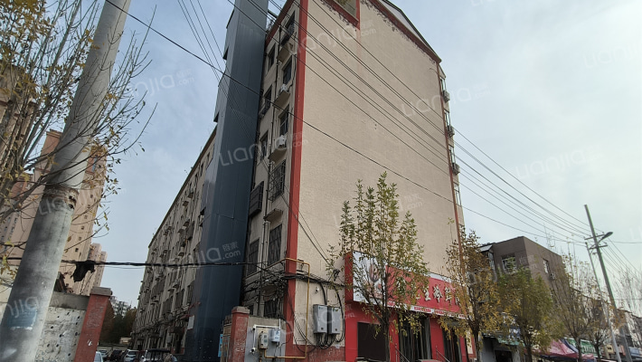 二建宿舍外景图