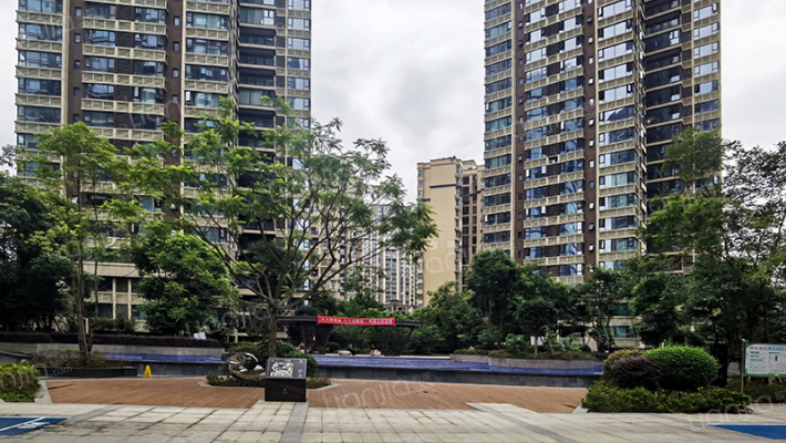 百郦锦城外景图